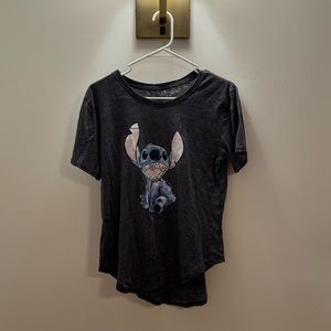 Super cute collectible Disney lilo and stitch shirt